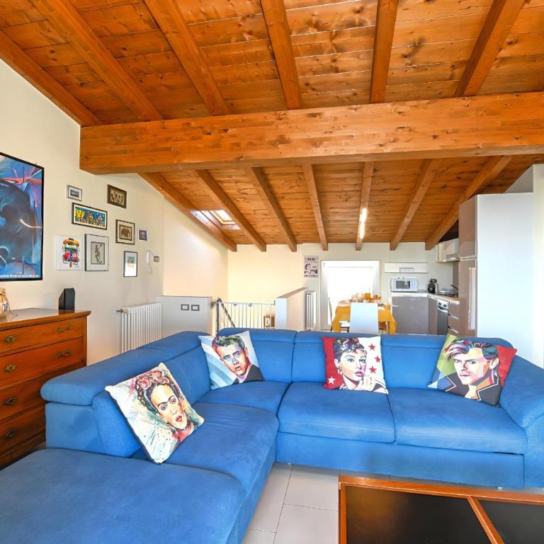 Surfing on the Lake DesenzanoLoft Official Partner Homes & Villas by Marriott Bonvoy - Appartamento con Vista Lago - 8