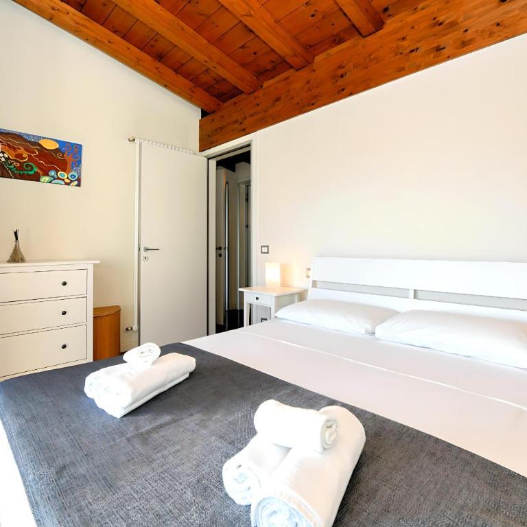 Surfing on the Lake DesenzanoLoft Official Partner Homes & Villas by Marriott Bonvoy - Appartamento con Vista Lago - 26