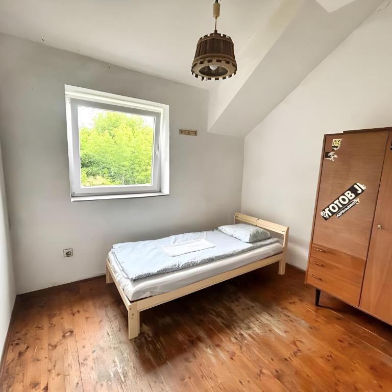 Belgrade Hostel Shambala - Jednokrevetna Soba sa Zajedničkim Kupatilom - 1