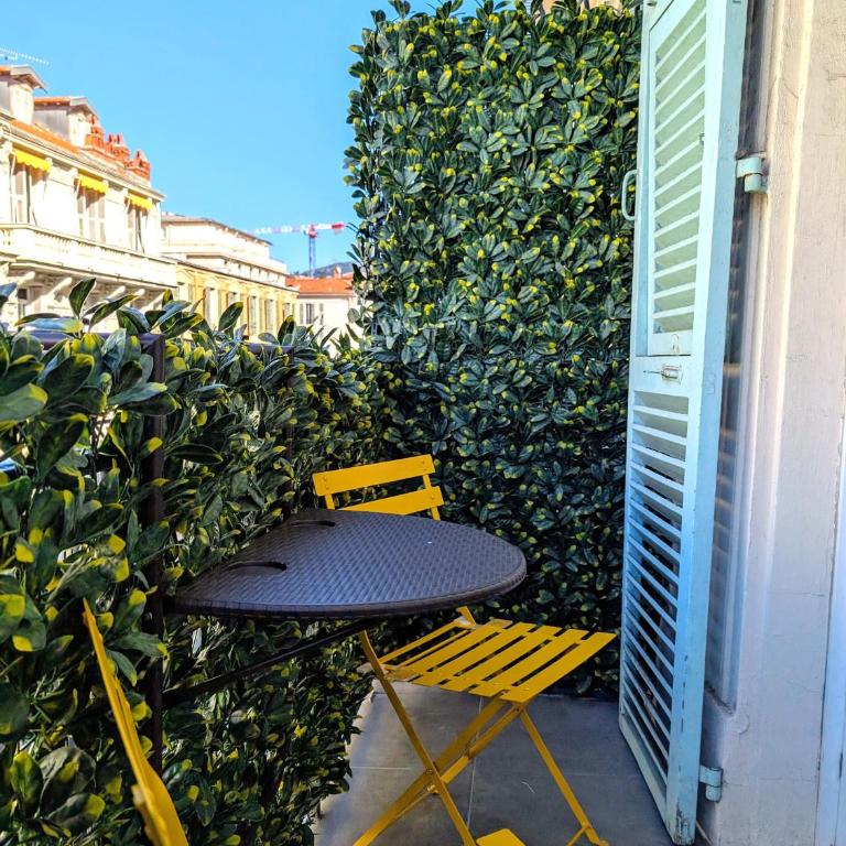 H33 Hôtel - Chambre Double avec Balcon - 16