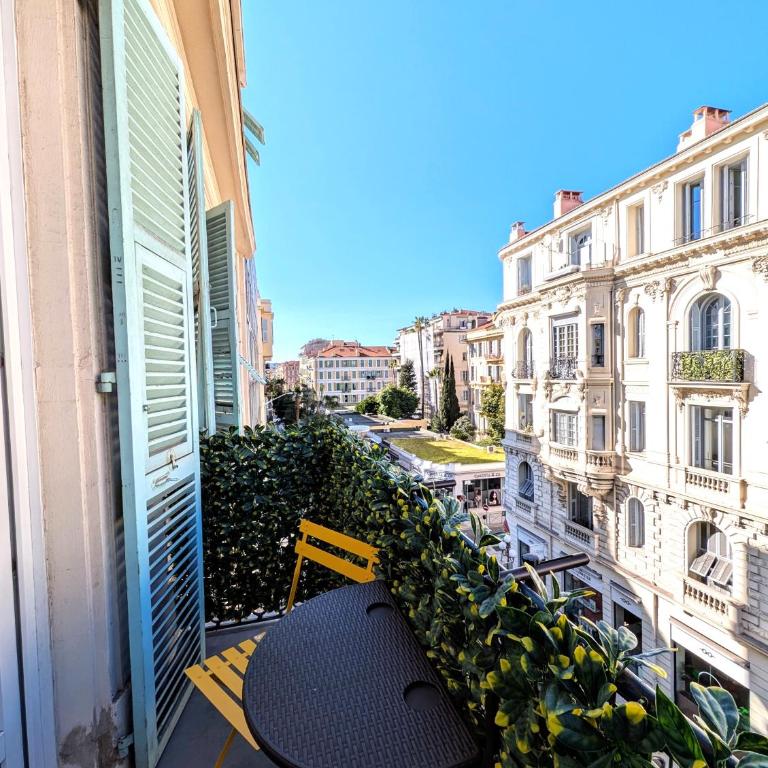 H33 Hôtel - Chambre Double avec Balcon - 1