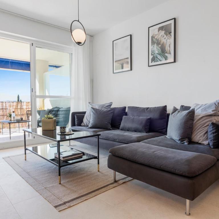 Sunny getaway with pool in Marbella - Ref M54 - Three-Bedroom Apartment - 2