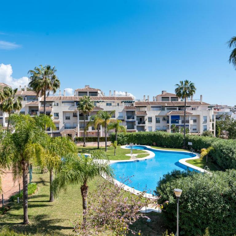 Sunny getaway with pool in Marbella - Ref M54 - Three-Bedroom Apartment - 1