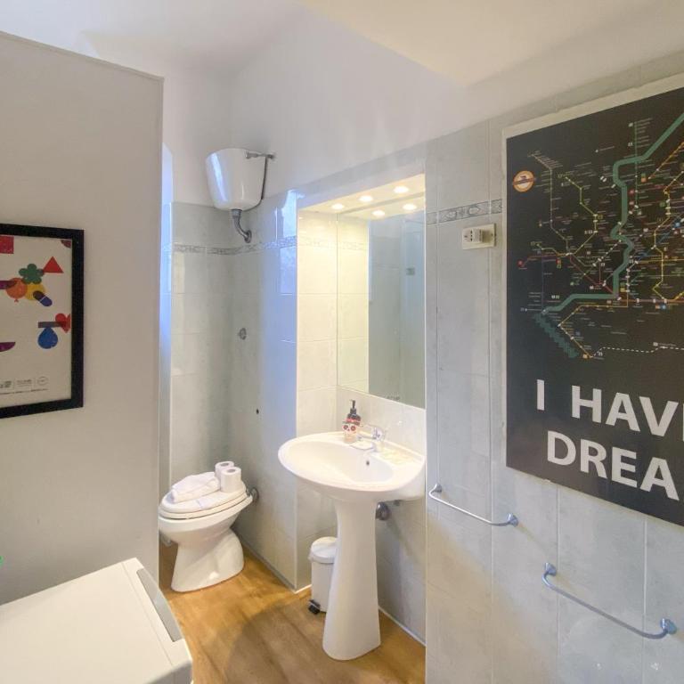 JHHIT - In the heart of Rome near the Colosseum - Appartamento con 2 Camere da Letto - 34
