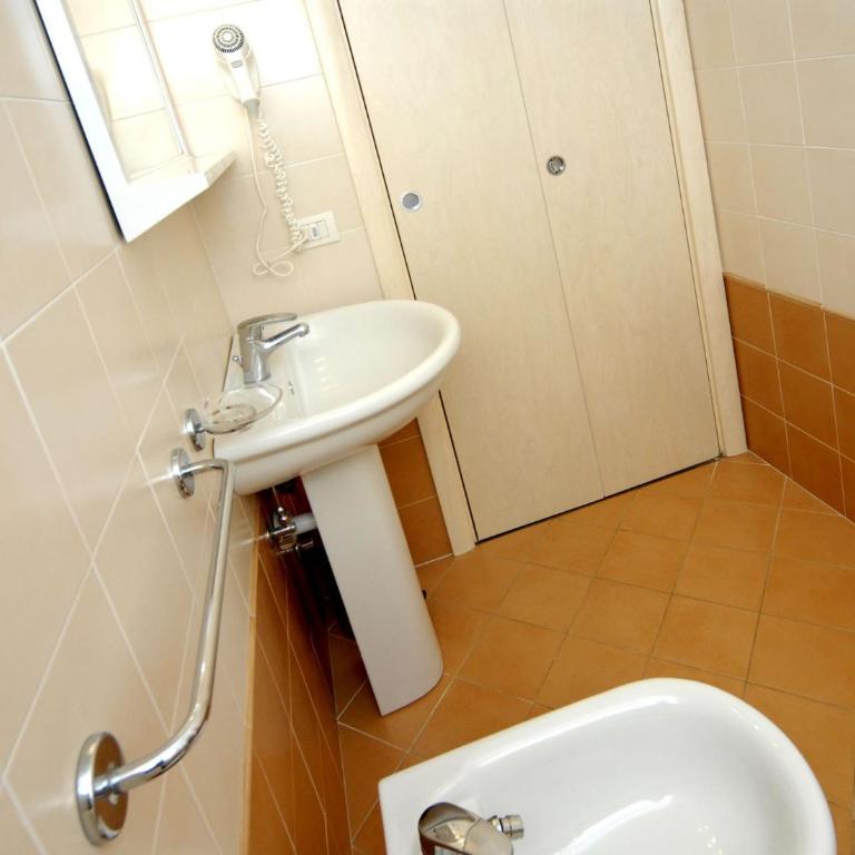 Beachfront escape one bedroom flat with ac - Apartment - 12