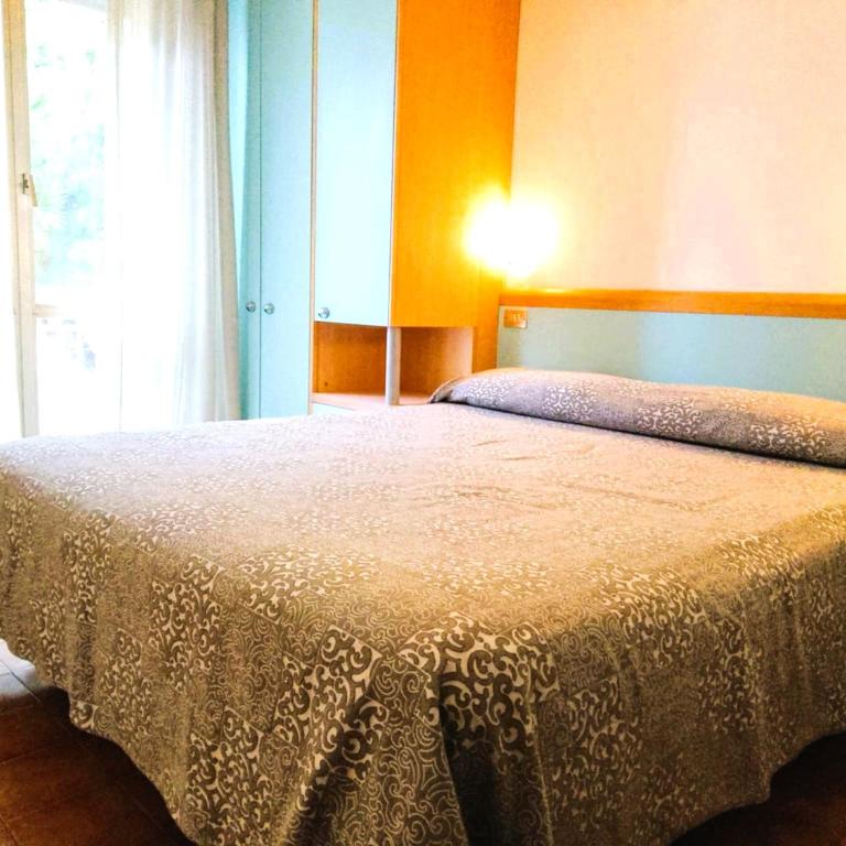 Hotel Etna - Hotel per Coppie e Famiglie con Parcheggio e Spiaggia - Camera Matrimoniale con Balcone - 7
