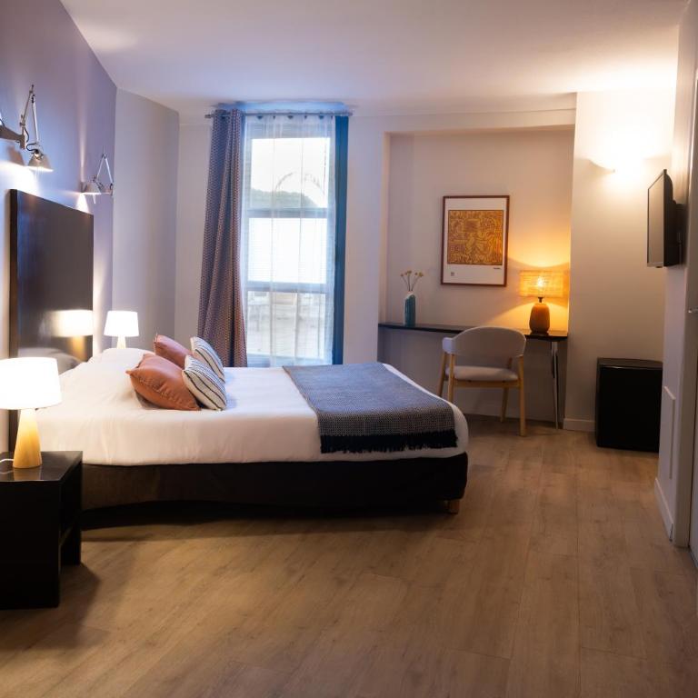 Hôtel les jardins du canal - piscine chauffée à 28 degrés - parking gratuit - garage - bornes électriques - accueil vélos et motos - kids friendly-solaire ecoresponsable - Chambre Double Supérieure Côté Canal - 2