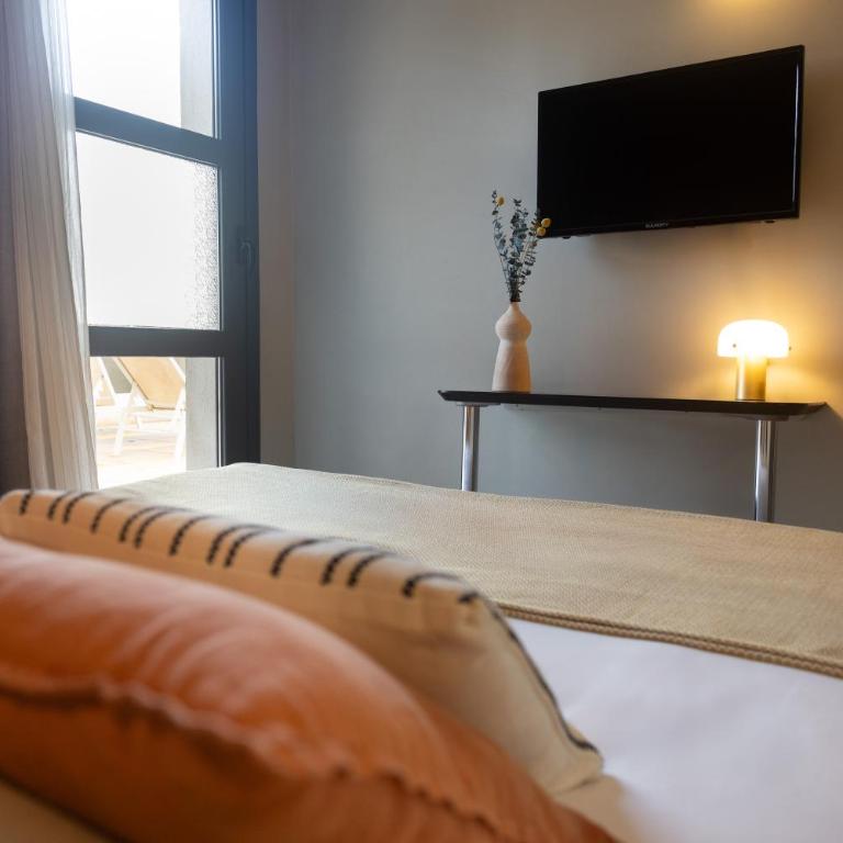 Hôtel les jardins du canal - piscine chauffée à 28 degrés - parking gratuit - garage - bornes électriques - accueil vélos et motos - kids friendly-solaire ecoresponsable - Chambre Double Intermédiaire - 5