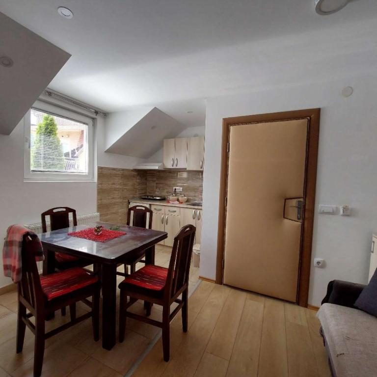 Apartmani Sandra i Sanja - One-Bedroom Apartment - 2
