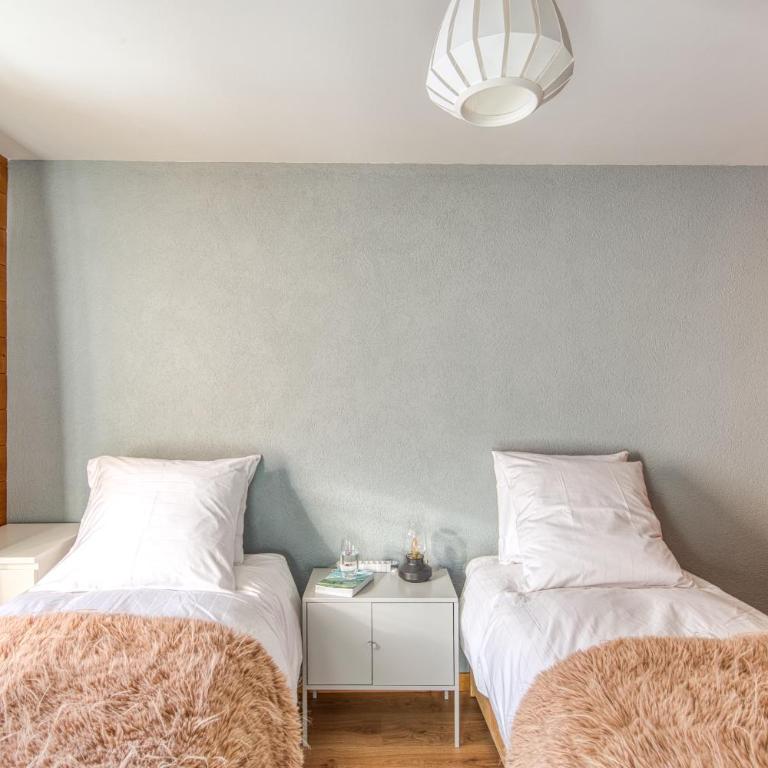 Magical setting Exclusive mountain views Champcalm - Appartement avec Vue sur la Montagne - 27