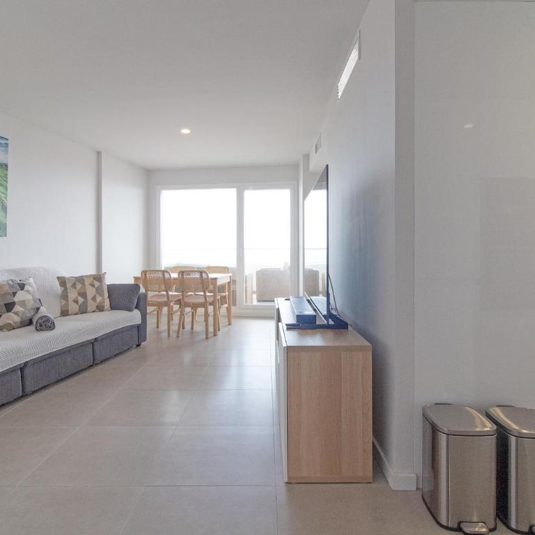 Global Vacacional, Apartamento con vistas al mar, 2 terrazas y piscina en Canet d'en Berenguer - Appartement 3 Chambres - 12