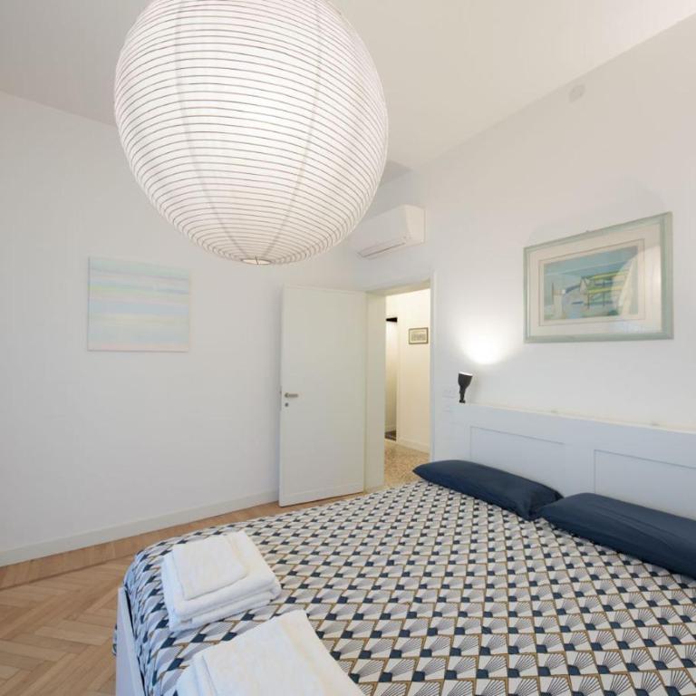 Principe di Piemonte apartment 10m Venice 6 guests - Three-Bedroom Apartment - 2