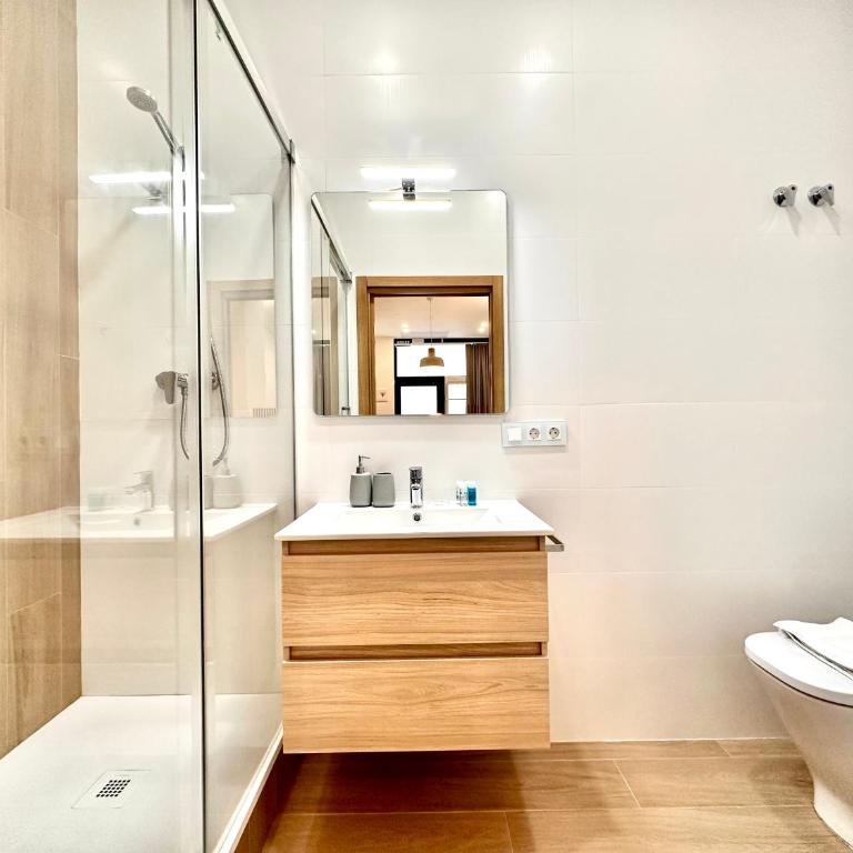 Valentia Modern and Comfortable Beachside Style - Studio - 2