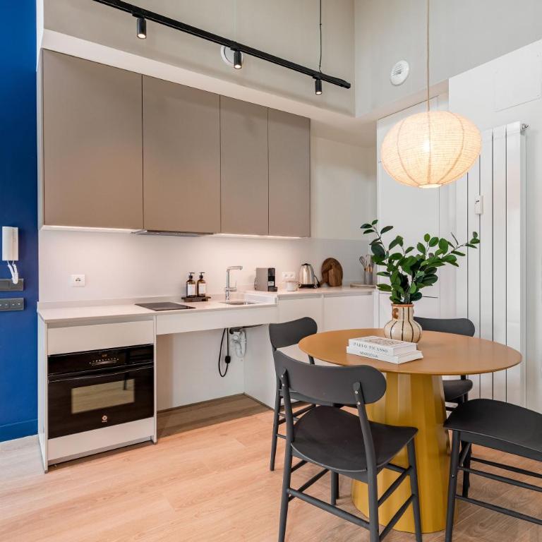 Victoria Chic Suites 01 - One-Bedroom Apartment - 3
