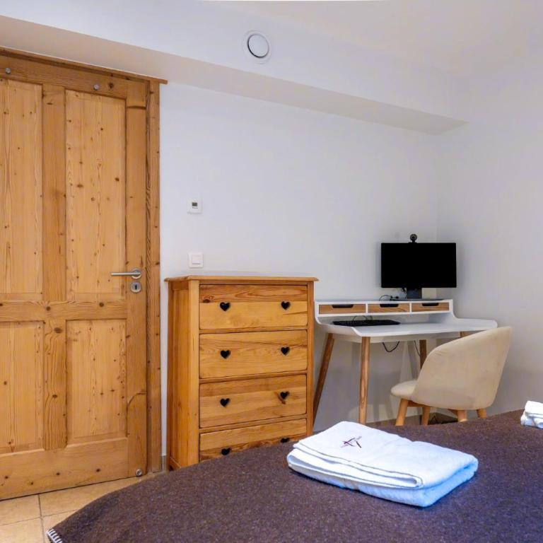 Chalet le 4 - Numéro 2 - Two-Bedroom Apartment - 17