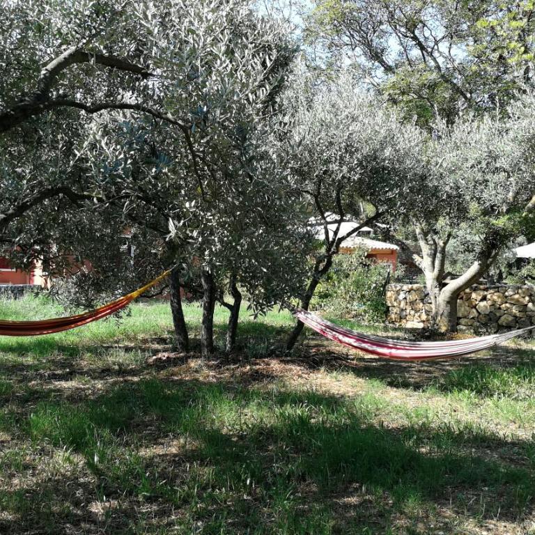 Aix en Provence charmante villa piscine cadre verdoyant 6 personnes - Villa 3 Chambres - 9