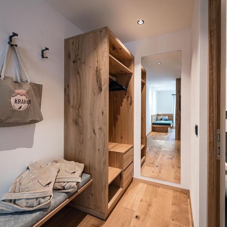 Krahof Dolomites - Urlaub auf dem Bauernhof - Apartment mit 1 Schlafzimmer, Balkon und Bergblick - 13