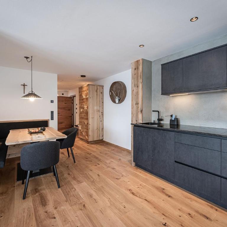Krahof Dolomites - Urlaub auf dem Bauernhof - Apartment mit 2 Schlafzimmern und Bergblick - 16