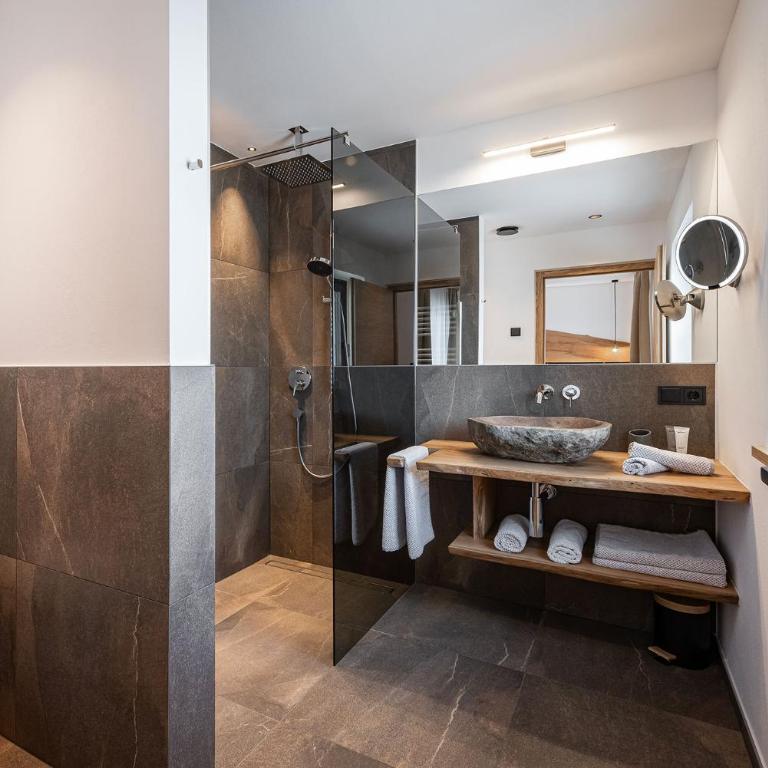 Krahof Dolomites - Urlaub auf dem Bauernhof - Apartment mit 2 Schlafzimmern und Bergblick - 22