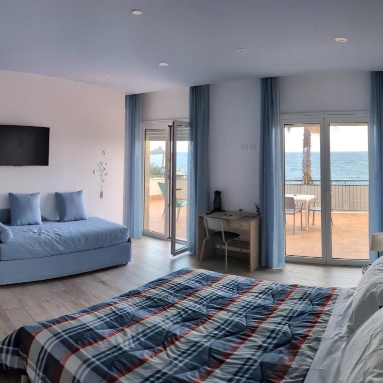 La Terrazza sul Mare Modern Apartment - Two-Bedroom Apartment with Terrace and Sea View - 4
