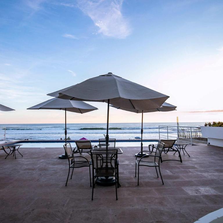 Elegant Condo at Playa Brujas with Ocean View - Apartment - 1