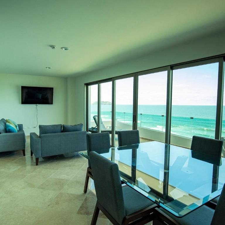 Elegant Condo at Playa Brujas with Ocean View - Apartment - 2