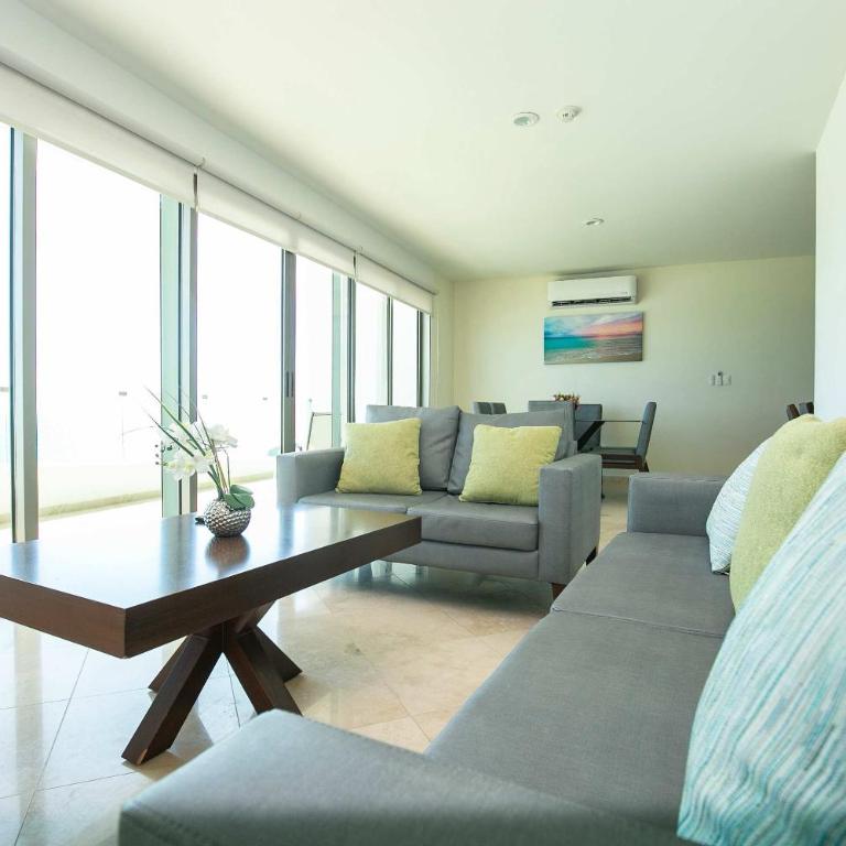 Elegant Condo at Playa Brujas with Ocean View - Apartment - 3