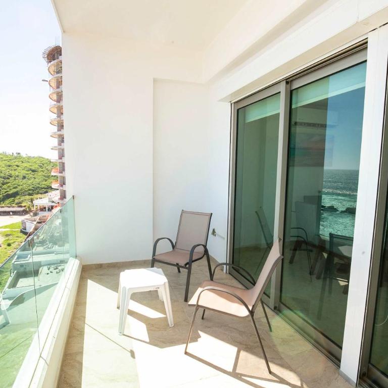 Elegant Condo at Playa Brujas with Ocean View - Apartment - 12