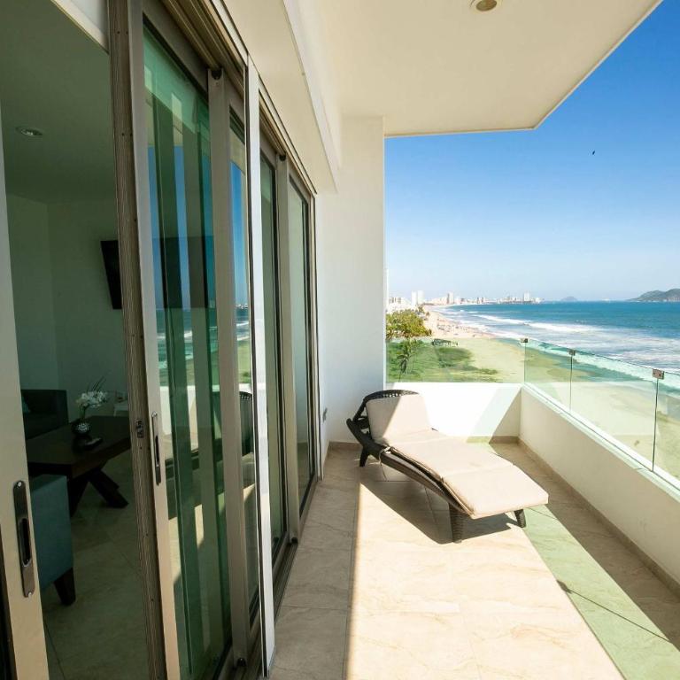 Elegant Condo at Playa Brujas with Ocean View - Apartment - 13