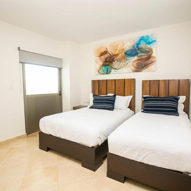 Elegant Condo at Playa Brujas with Ocean View - Apartment - 30