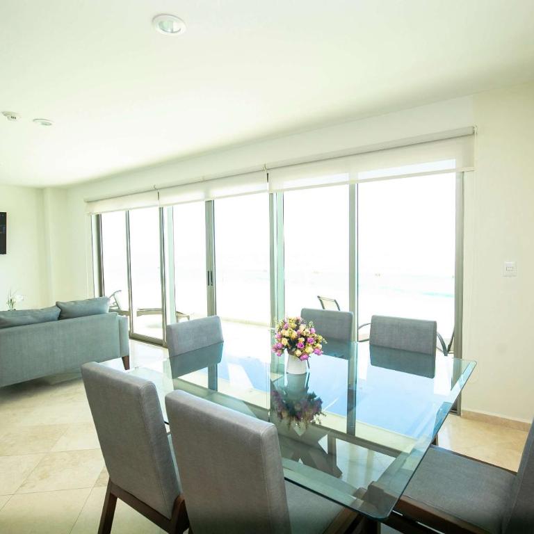 Elegant Condo at Playa Brujas with Ocean View - Apartment - 40
