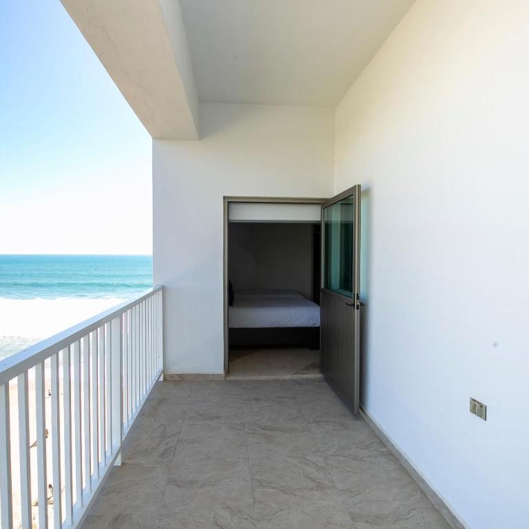 Elegant Condo at Playa Brujas with Ocean View - Apartment - 43
