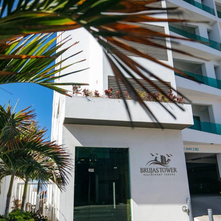 Elegant Condo at Playa Brujas with Ocean View - Apartment - 54