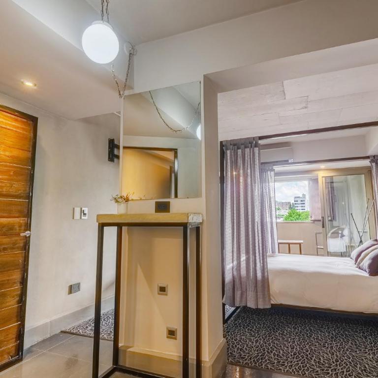 Prodeo Hotel + Lounge - Suite Estándar con 1 cama grande - 3
