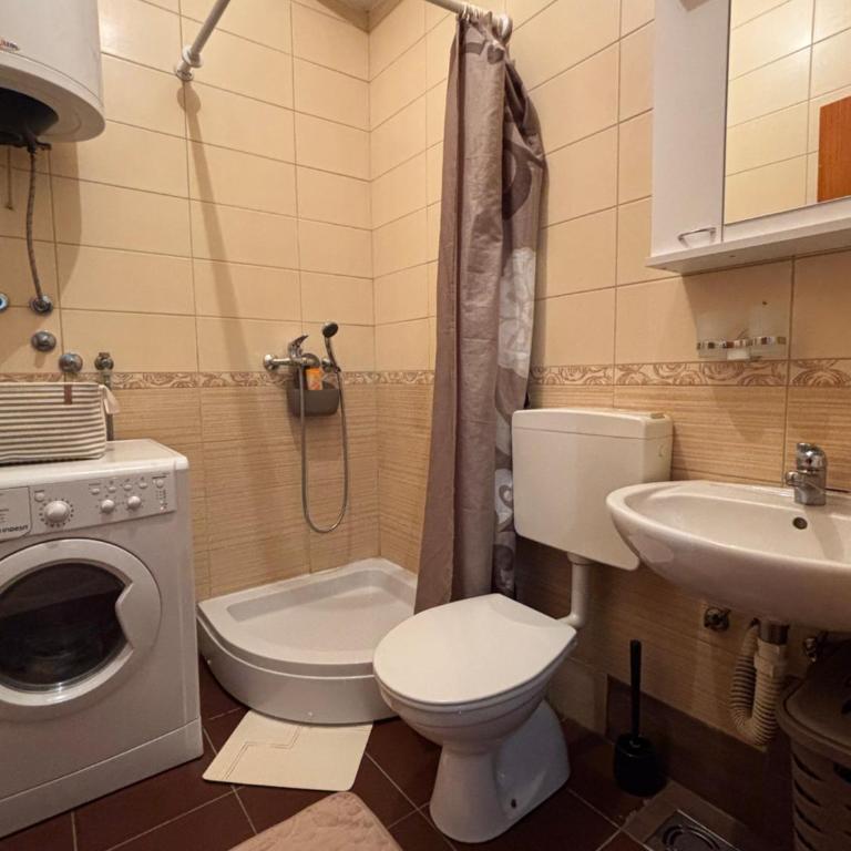 Udoban smeštaj u blizini grada i Dunava - Apartman sa 1 Spavaćom Sobom - 28