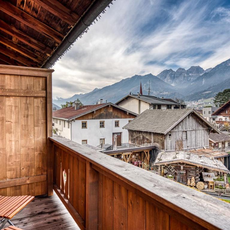 Hotel Alpenstolz - Culinary Hideaway Stubai - Familienzimmer mit Doppelbett - 5