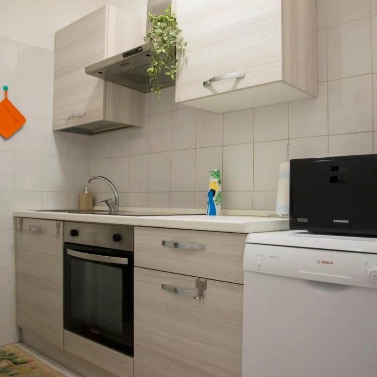 Viale Sardegna - Basement House - Appartamento con 2 Camere da Letto - 14