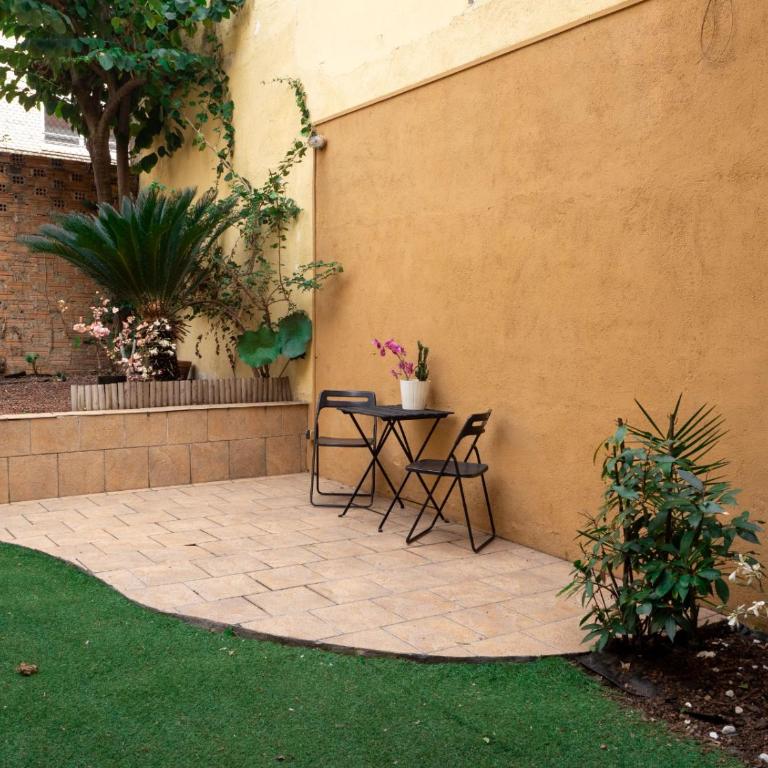 Casa Gracia con Jardín - Two-Bedroom Deluxe Apartment with Garden View - 2