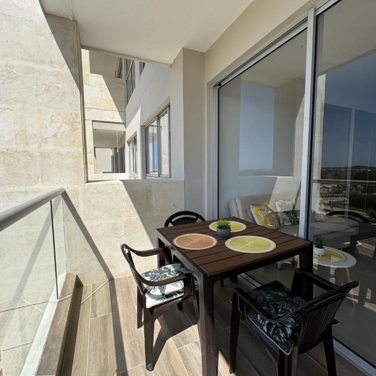 U-GO Baia Kristal: Modern Oasis in Cartagena - Deluxe Two-Bedroom Apartment with Garden View - 29