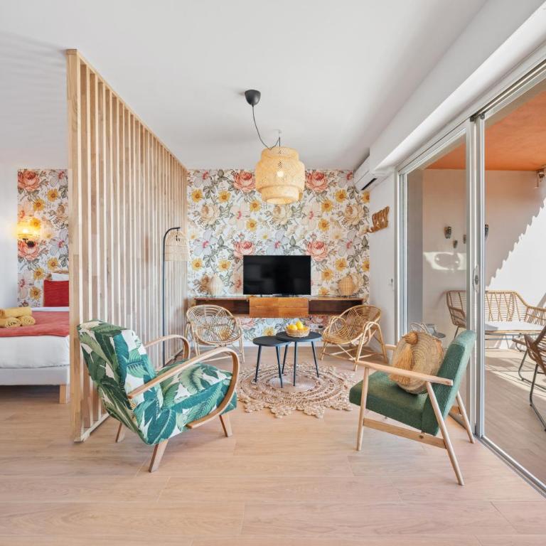 Les Orangers, Charmant studio avec coin nuit, incroyable vue sur la ville et la mer, parking - Apartment mit Meerblick - 6