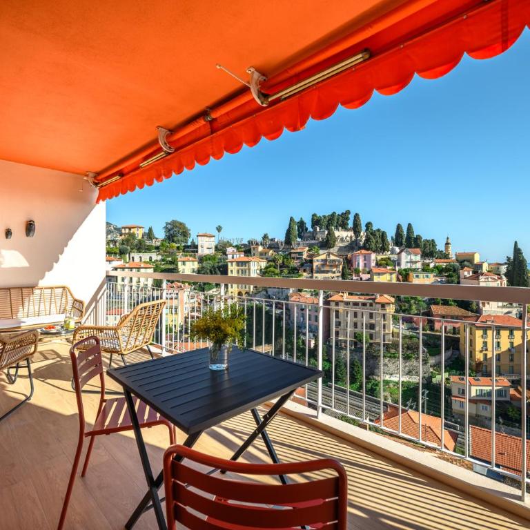 Les Orangers, Charmant studio avec coin nuit, incroyable vue sur la ville et la mer, parking - Apartment mit Meerblick - 15