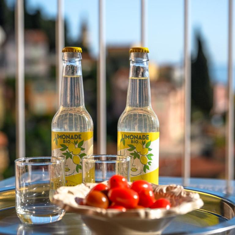 Les Orangers, Charmant studio avec coin nuit, incroyable vue sur la ville et la mer, parking - Apartment mit Meerblick - 20