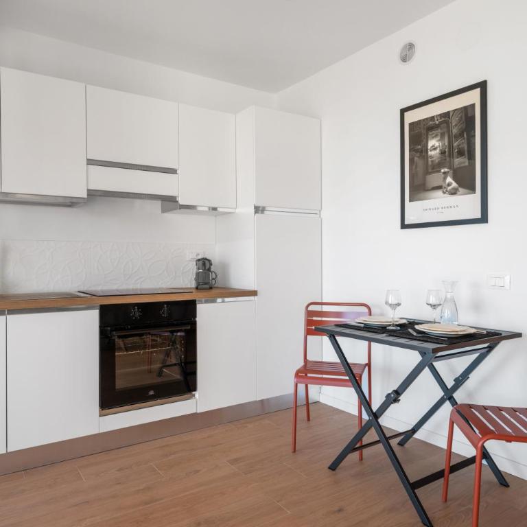 Les Orangers, Charmant studio avec coin nuit, incroyable vue sur la ville et la mer, parking - Apartment mit Meerblick - 29
