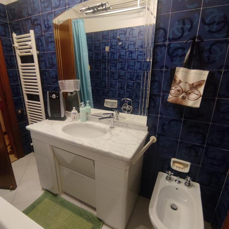 La Jolie - Double Room with Private External Bathroom - 5