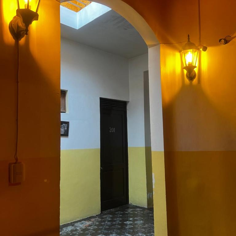 Hostal Amigo - Single Bed in Mixed Dormitory Room (4 Beds) - 13