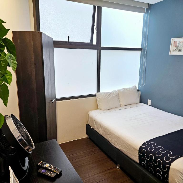Singular Sócrates - Double Room with Private Bathroom - 13