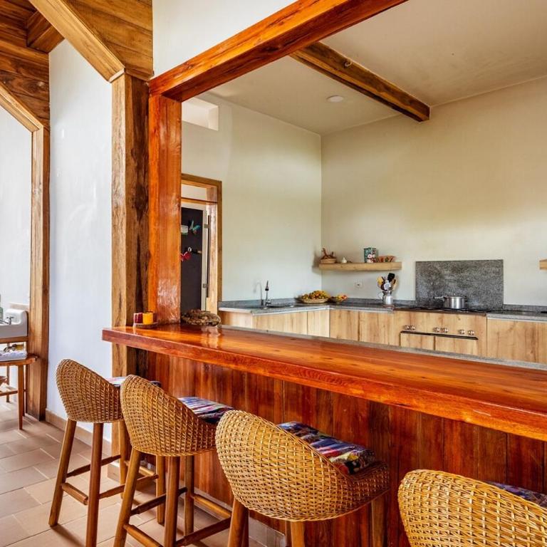 Spacious and Luxurious TopSpot Very Close to Armenia! - Seven-Bedroom House - 41