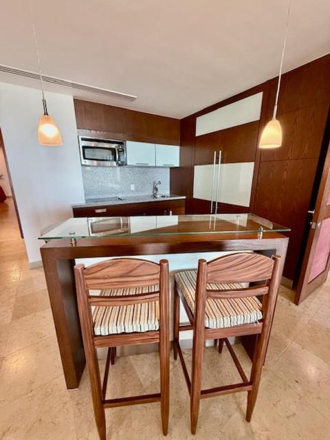 Luxurious 2 Bedroom Upscale Condo - Apartamento de 2 dormitorios - 27