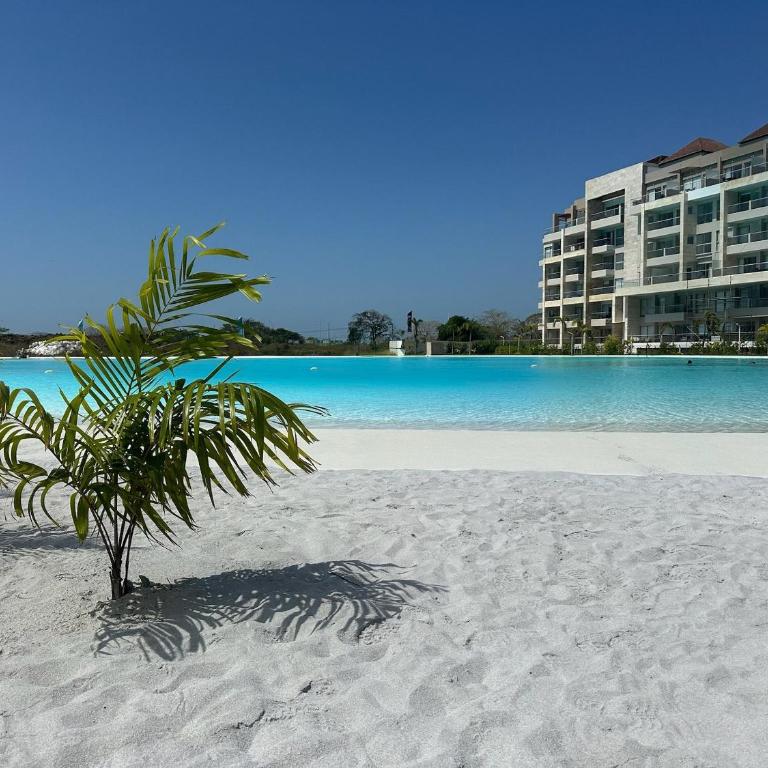 U-GO Baia Kristal: Modern Oasis in Cartagena - Deluxe Two-Bedroom Apartment with Garden View - 51