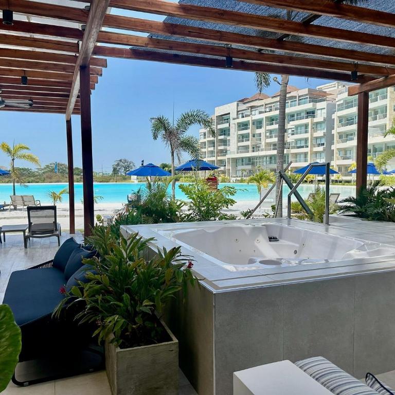 U-GO Baia Kristal: Modern Oasis in Cartagena - Deluxe Two-Bedroom Apartment with Garden View - 52